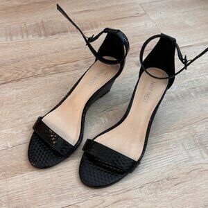 Nine West Black Textured Wedge Sandals – Size 6 (Medium)